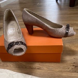AGL Snakeskin Belted Pumps Wooden Block Heel Peep Toe